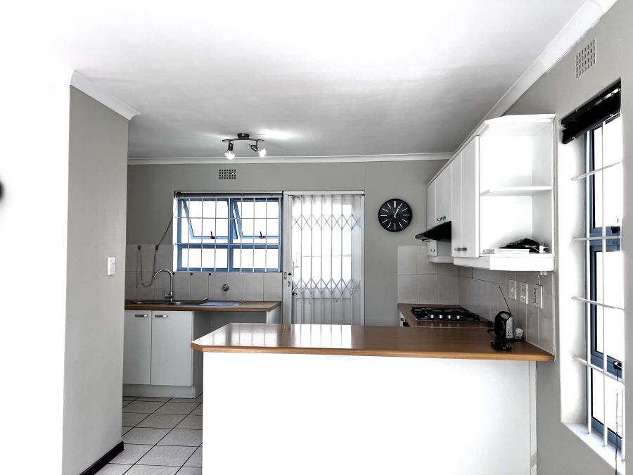 To Let 2 Bedroom Property for Rent in Sunningdale Western Cape